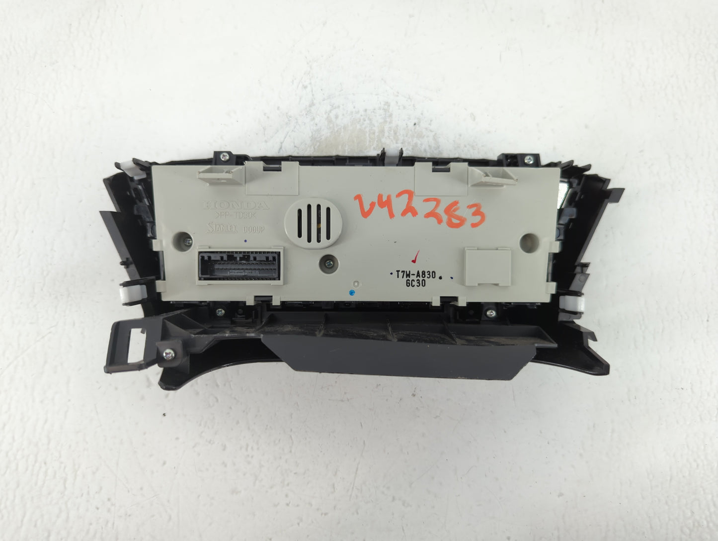 2016-2022 Honda Hr-V Climate Control Module Temperature AC/Heater Replacement P/N:T7W-A830 Fits OEM Used Auto Parts - Oemuse
