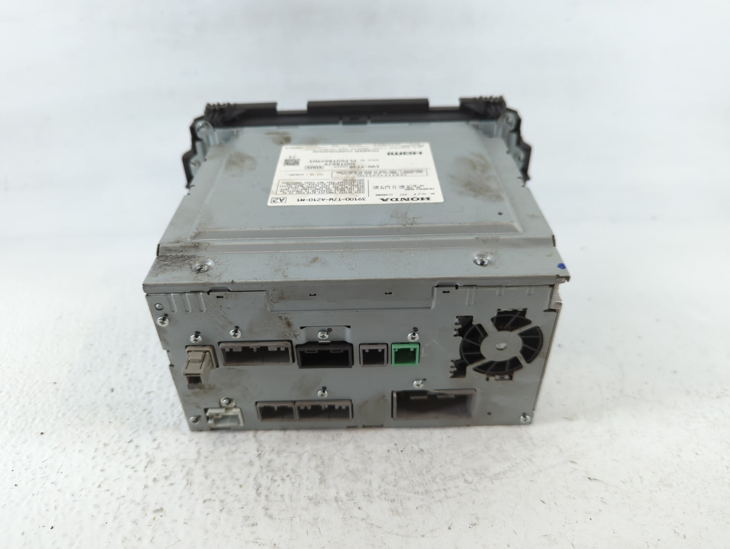 2017 Honda Hr-V Radio AM FM Cd Player Receiver Replacement P/N:39100-T7W-A210-M1 Fits OEM Used Auto Parts - Oemusedautoparts