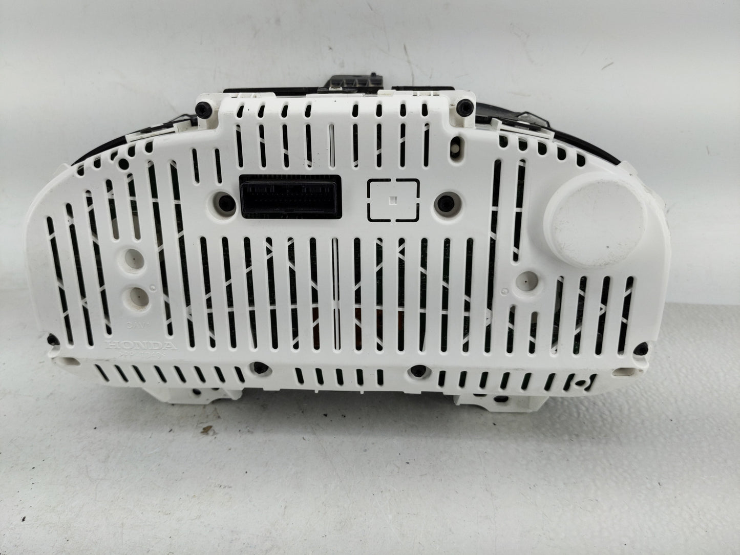 2017-2018 Honda Pilot Instrument Cluster Speedometer Gauges Fits Fits 2017 2018 OEM Used Auto Parts - Oemusedautoparts1.com