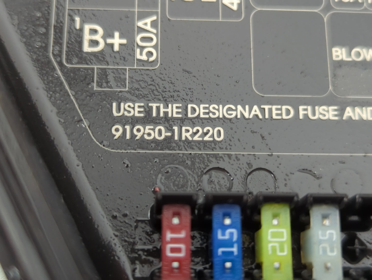 2015-2017 Hyundai Accent Fusebox Fuse Box Panel Relay Module P/N:91950-1R220 91420-1R500 Fits Fits 2015 2016 2017 OEM Used A