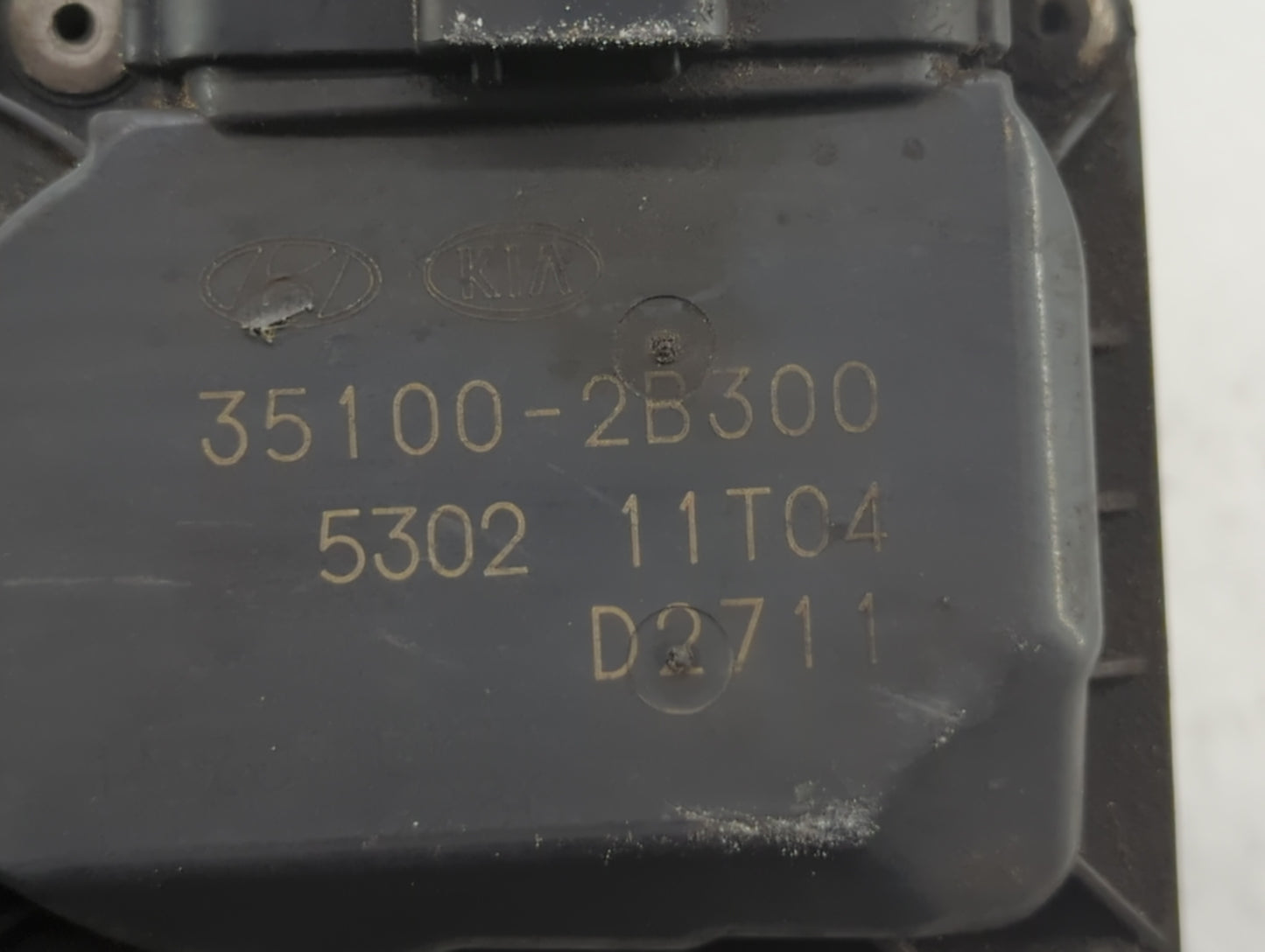 2012-2019 Hyundai Accent Throttle Body P/N:35100-2B300 Fits Fits 2012 2013 2014 2015 2016 2017 2018 2019 OEM Used Auto Parts