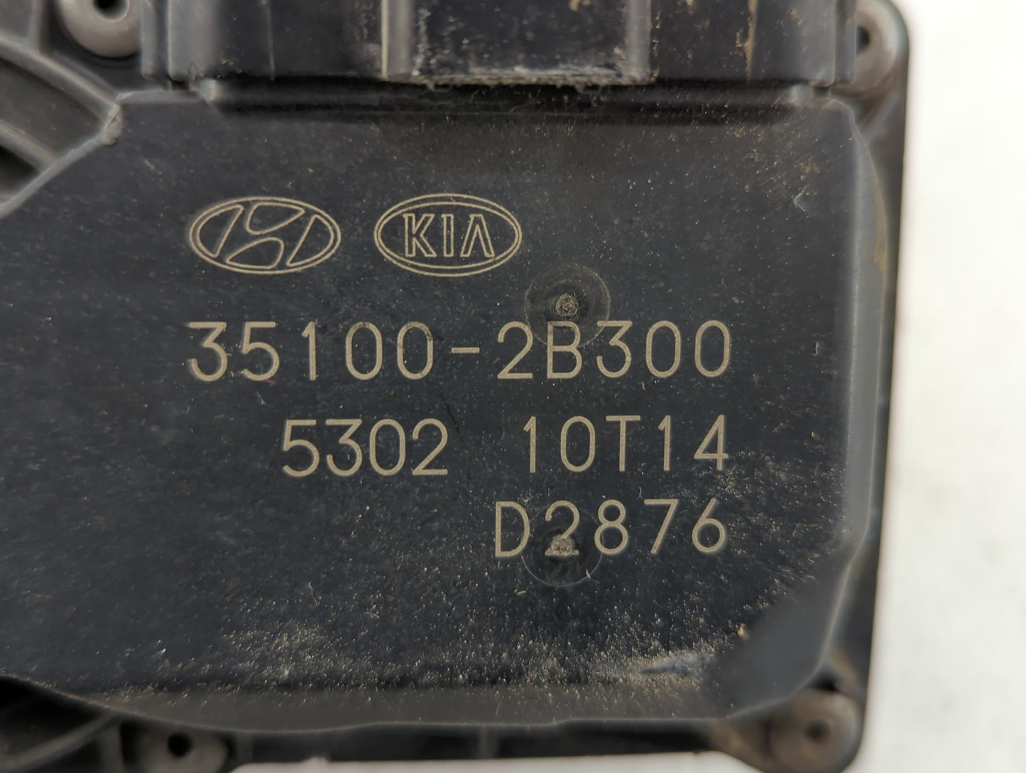 2012-2019 Hyundai Accent Throttle Body P/N:35100-2B300 Fits Fits 2012 2013 2014 2015 2016 2017 2018 2019 OEM Used Auto Parts