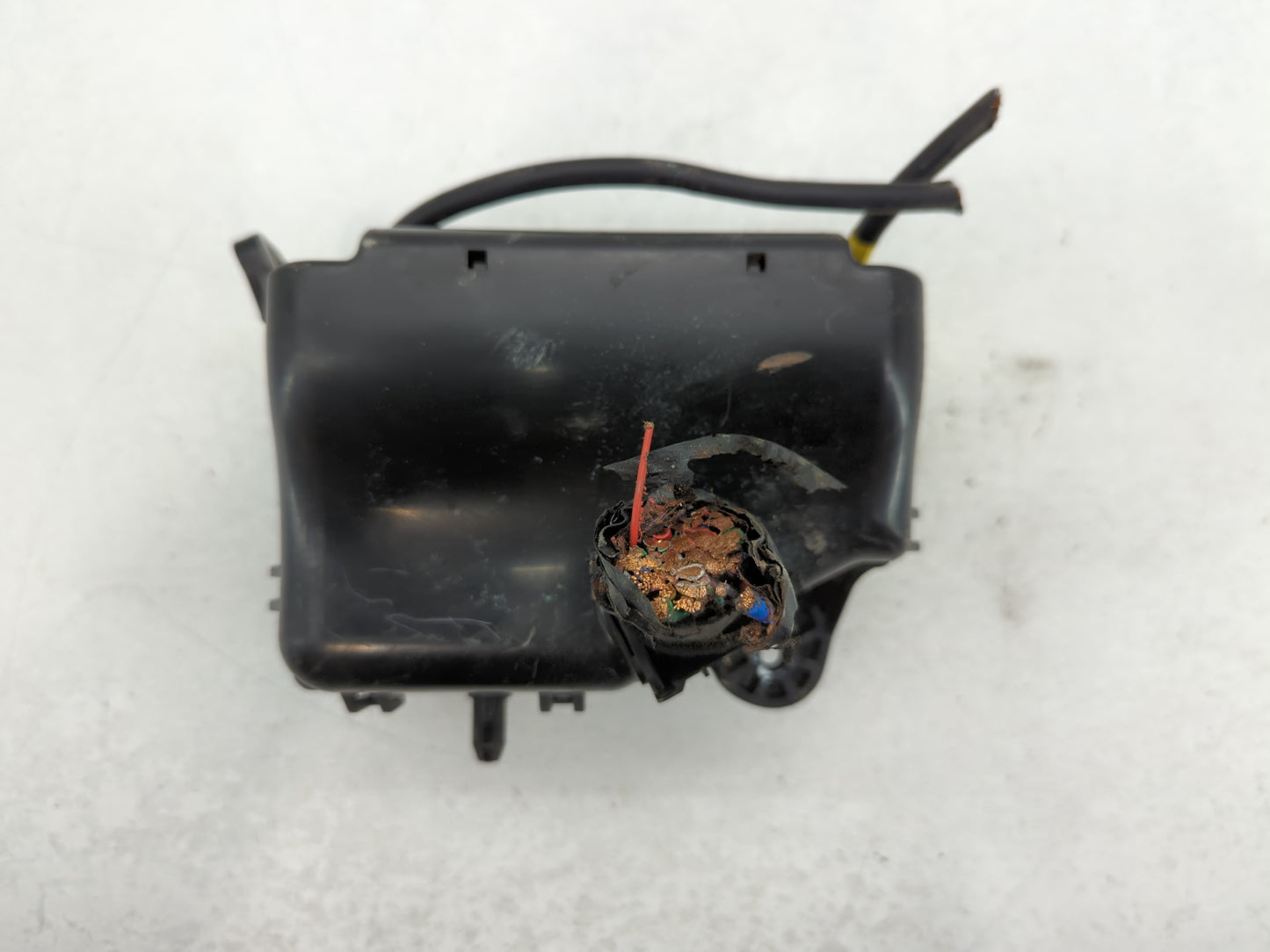 2015-2017 Hyundai Accent Fusebox Fuse Box Panel Relay Module P/N:2217705107 91420-1R631-28 Fits Fits 2015 2016 2017 OEM Used