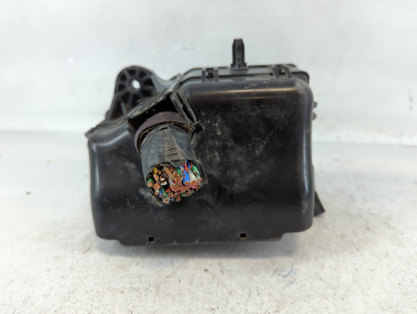 2015-2017 Hyundai Accent Fusebox Fuse Box Panel Relay Module P/N:91420-1R521-27 Fits Fits 2015 2016 2017 OEM Used Auto Parts