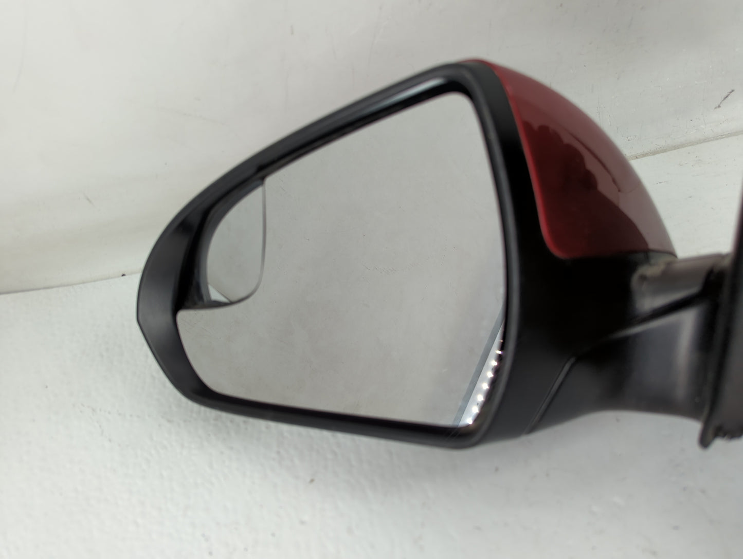 2017-2018 Hyundai Elantra Driver Side View Mirror - Left Door Mirror OEM Used - Oemusedautoparts1.com