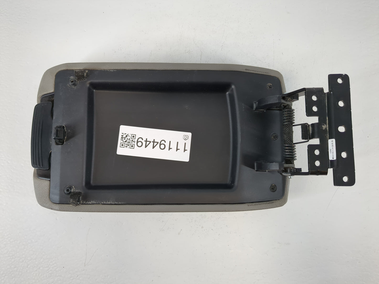 2014-2017 Hyundai Elantra Center Console Armrest Cover Lid Fits Fits 2014 2015 2016 2017 OEM Used Auto Parts - Oemusedautopa