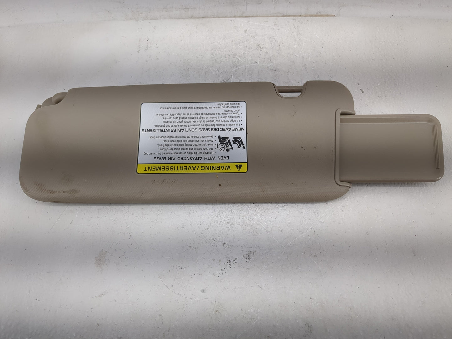 2017-2020 Hyundai Elantra Sun Visor Shade Replacement Passenger Right Mirror Fits Fits 2017 2018 2019 2020 OEM Used Auto Par