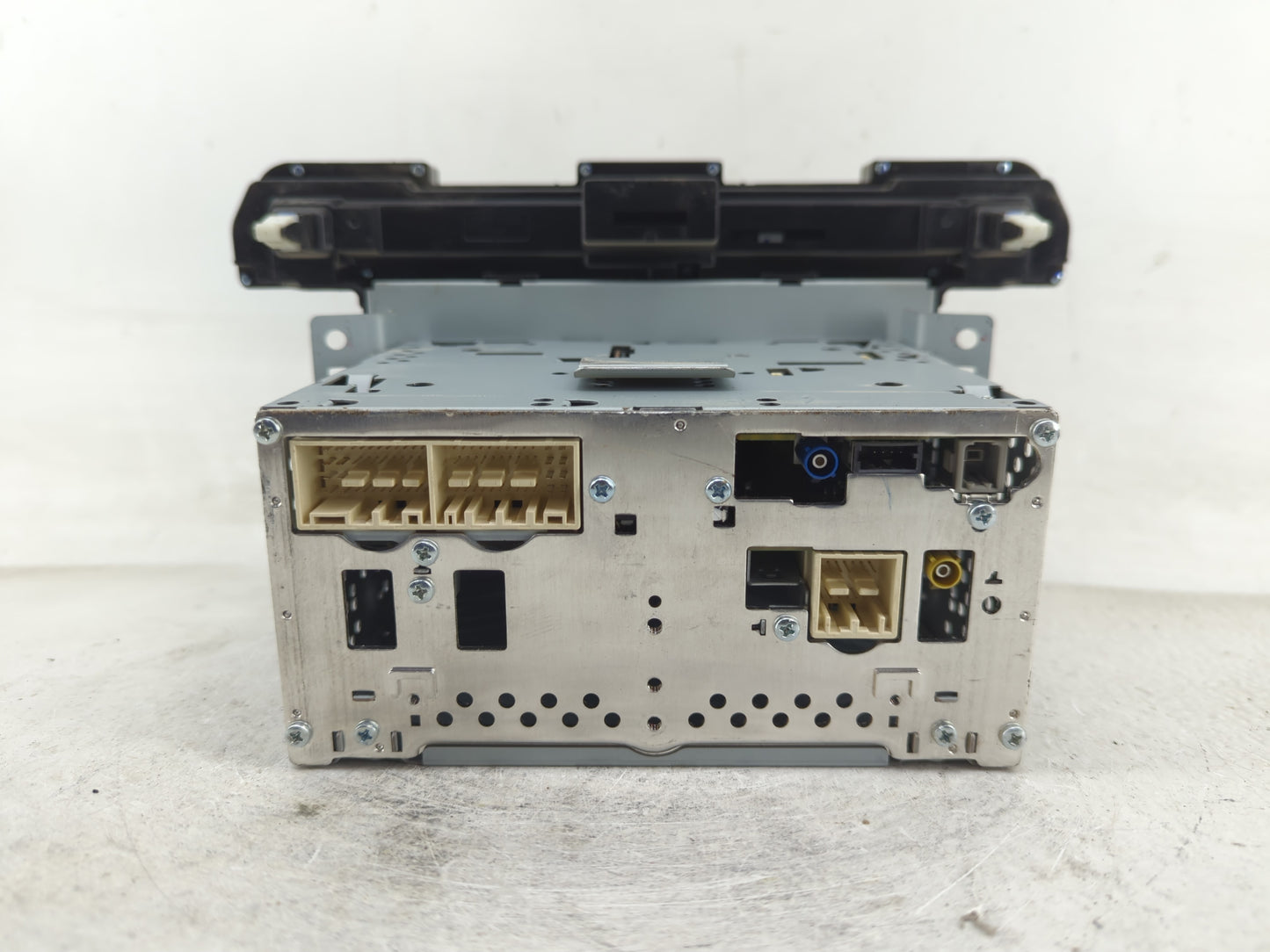 2017-2018 Hyundai Elantra Radio AM FM Cd Player Receiver Replacement P/N:96160-F2121UAT Fits Fits 2017 2018 OEM Used Auto Pa