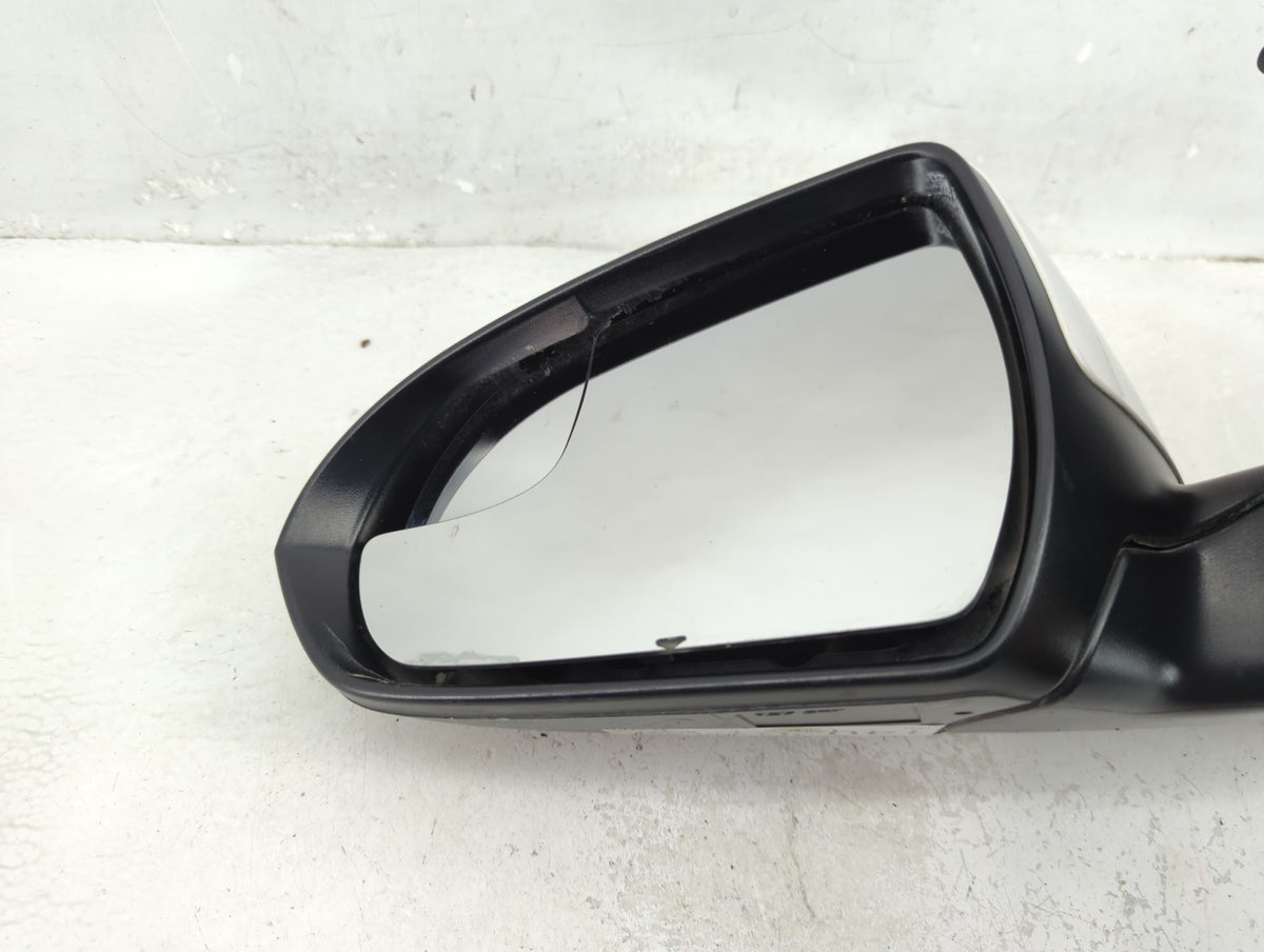 2014-2017 Hyundai Elantra Driver Side View Mirror - Left Door Mirror OEM Used - Oemusedautoparts1.com