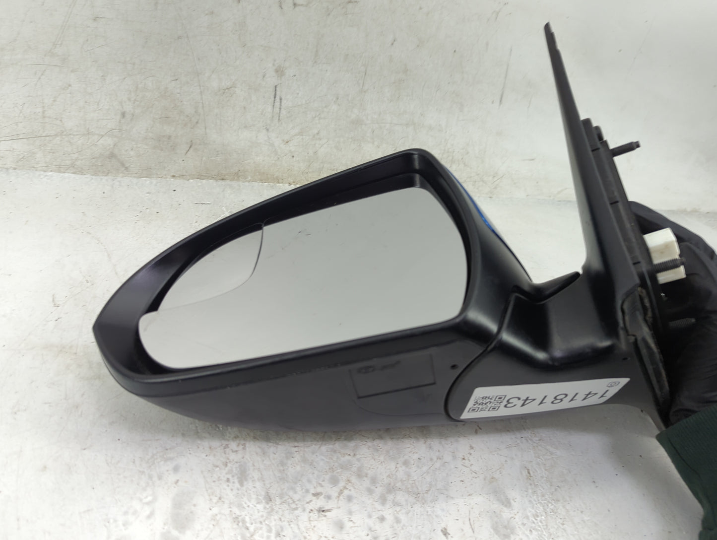 2017-2018 Hyundai Elantra Passenger Side View Mirror - Right Door Mirror OEM Used - Oemusedautoparts1.com