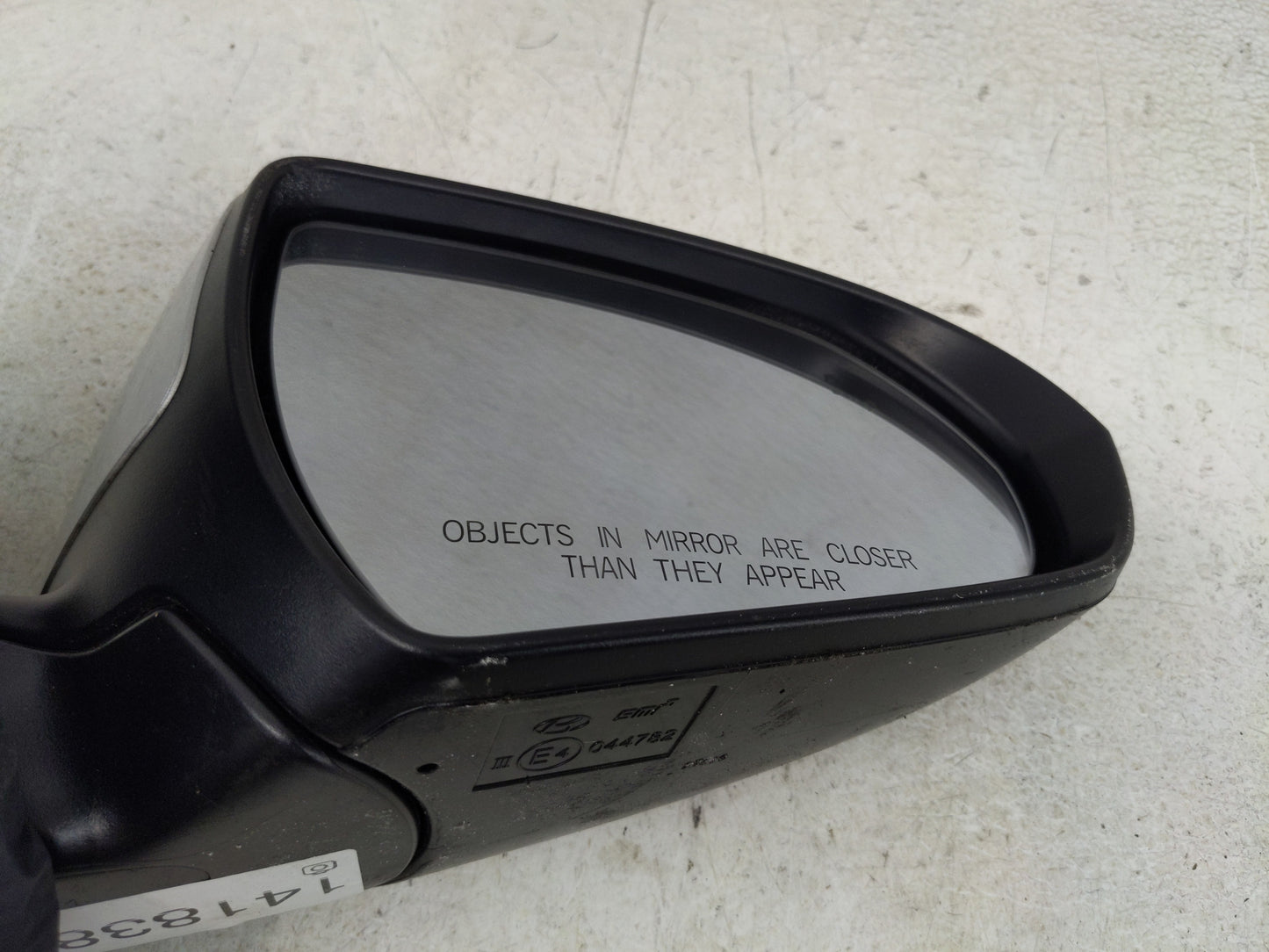 2017-2018 Hyundai Elantra Passenger Side View Mirror - Right Door Mirror OEM Used - Oemusedautoparts1.com