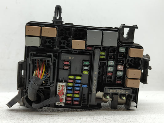 2017 Hyundai Elantra Fusebox Fuse Box Panel Relay Module P/N:91203F2260 1512120545, 91203F2050B Fits OEM Used Auto Parts