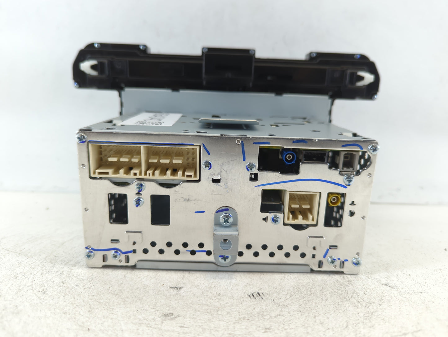 2017-2018 Hyundai Elantra Am Fm Cd Player Radio Receiver - Oemusedautoparts1.com