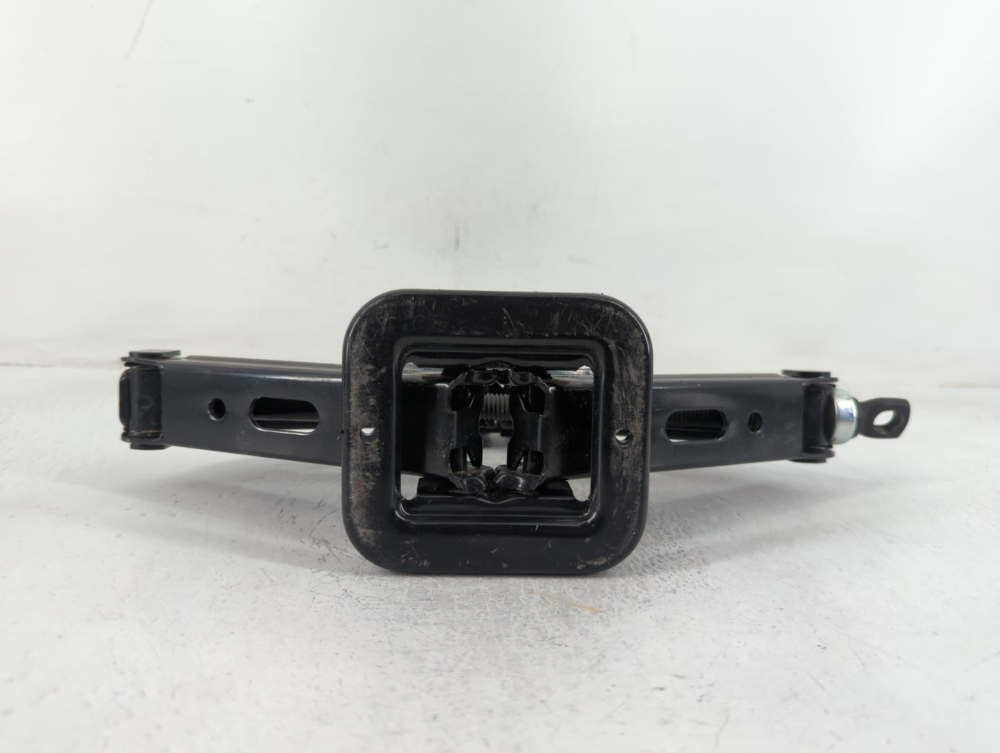 2017 Hyundai Elantra Spare Scissor Car Jack 683645 - Oemusedautoparts1.com
