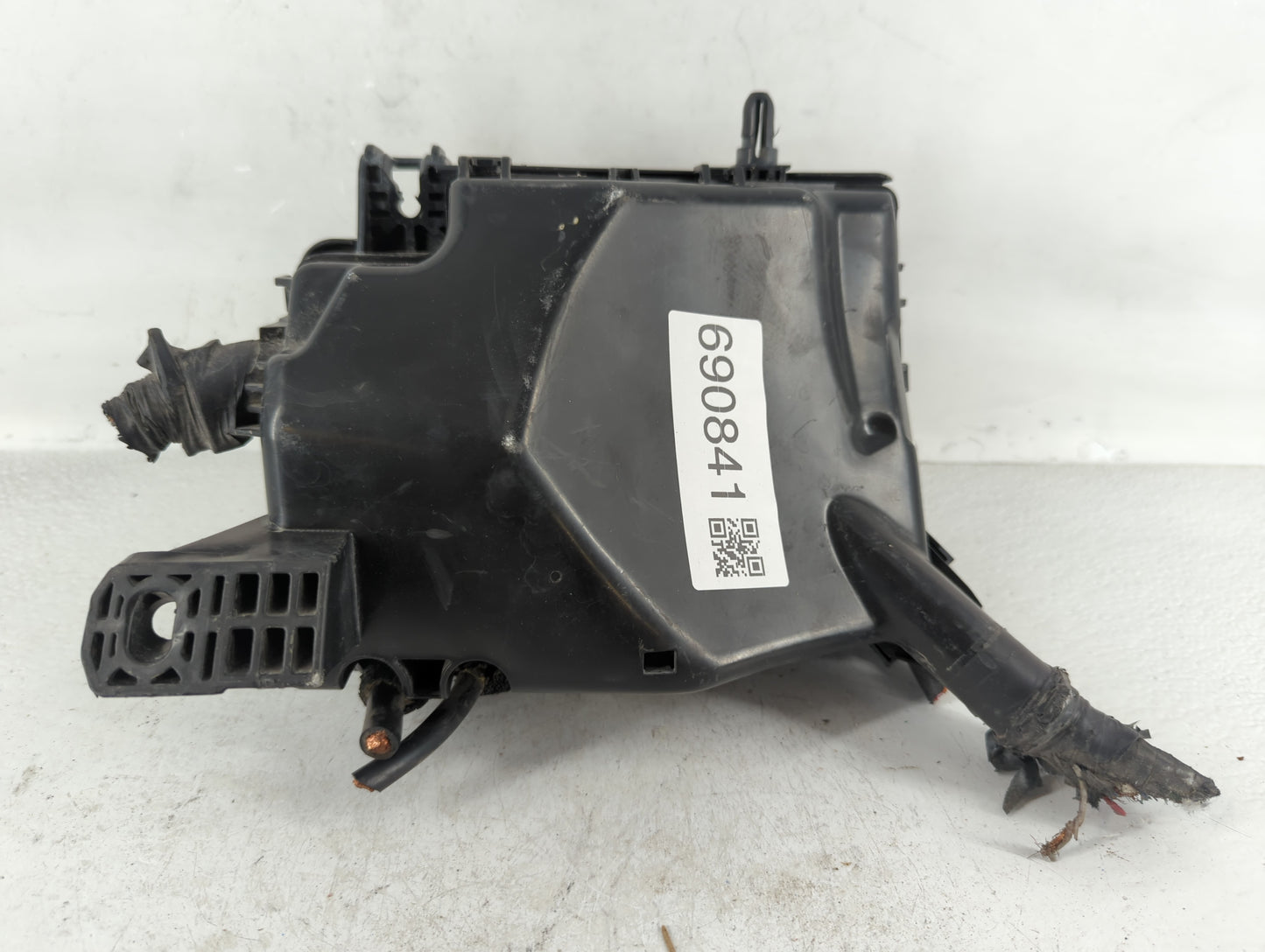 2017 Hyundai Elantra Fusebox Fuse Box Panel Relay Module P/N:91203 F2260 Fits OEM Used Auto Parts - Oemusedautoparts1.com