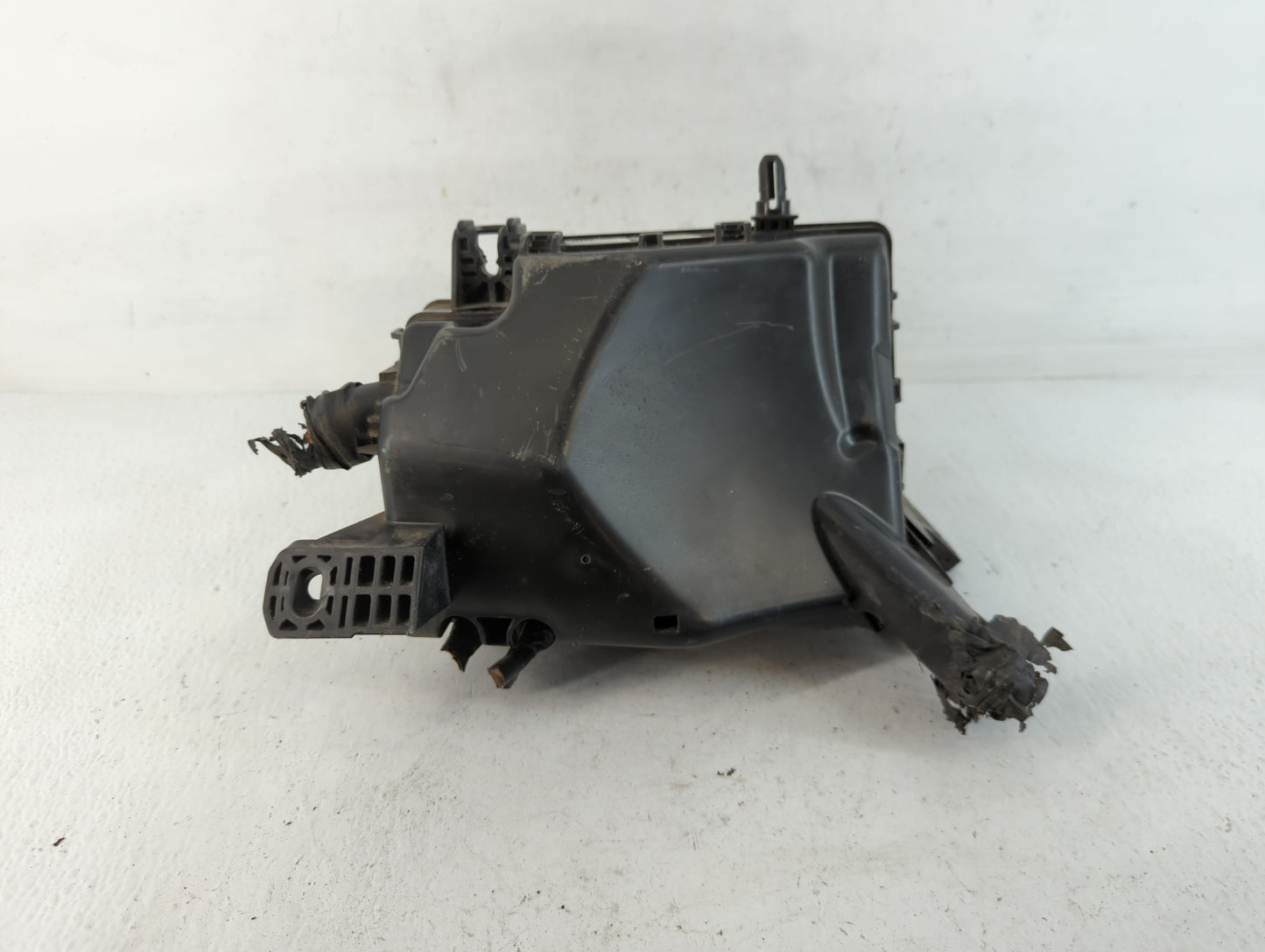 2017 Hyundai Elantra Fusebox Fuse Box Panel Relay Module P/N:91203 F2200 Fits OEM Used Auto Parts - Oemusedautoparts1.com