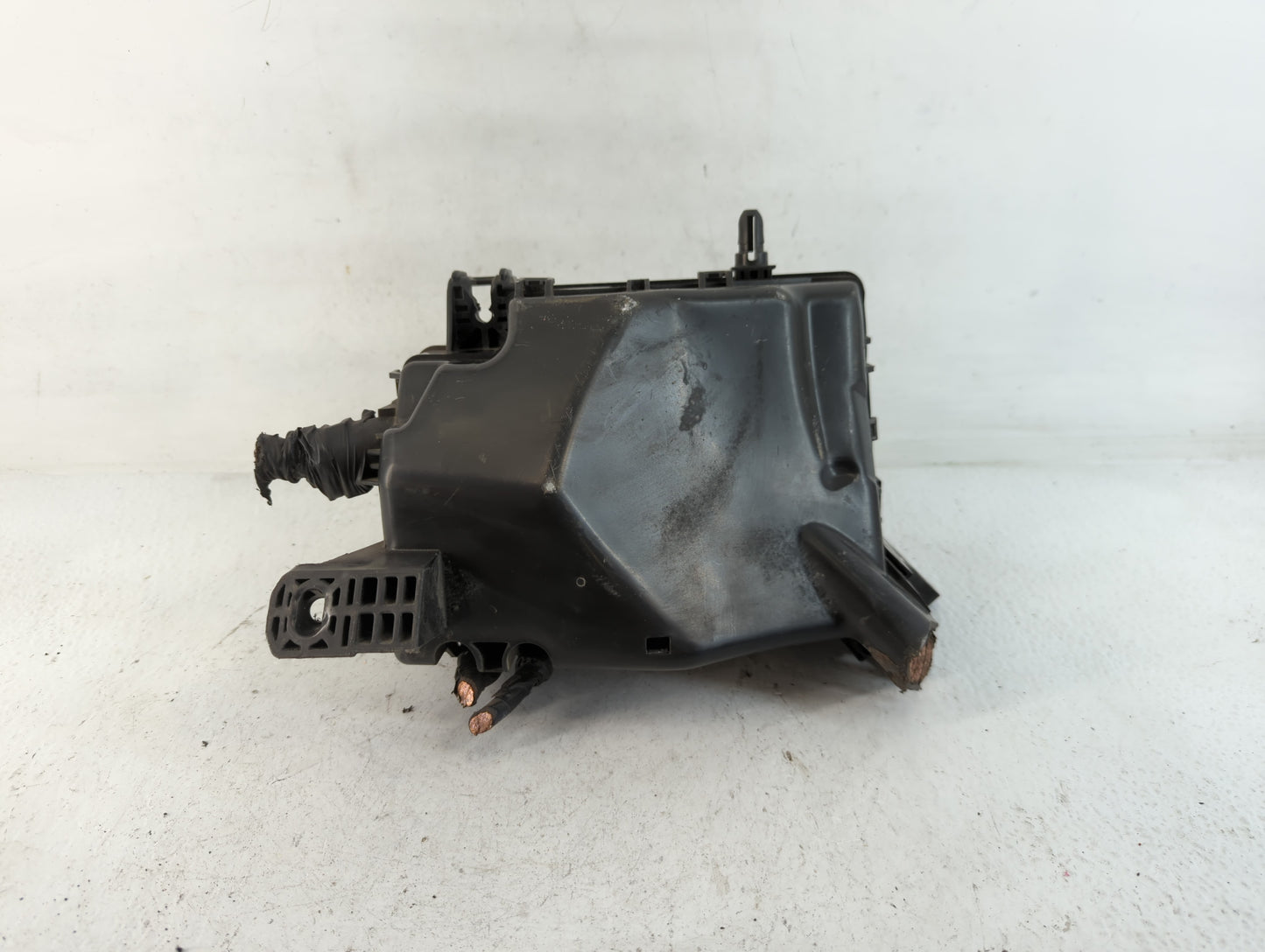 2017 Hyundai Elantra Fusebox Fuse Box Panel Relay Module P/N:91203 F2200 Fits OEM Used Auto Parts - Oemusedautoparts1.com