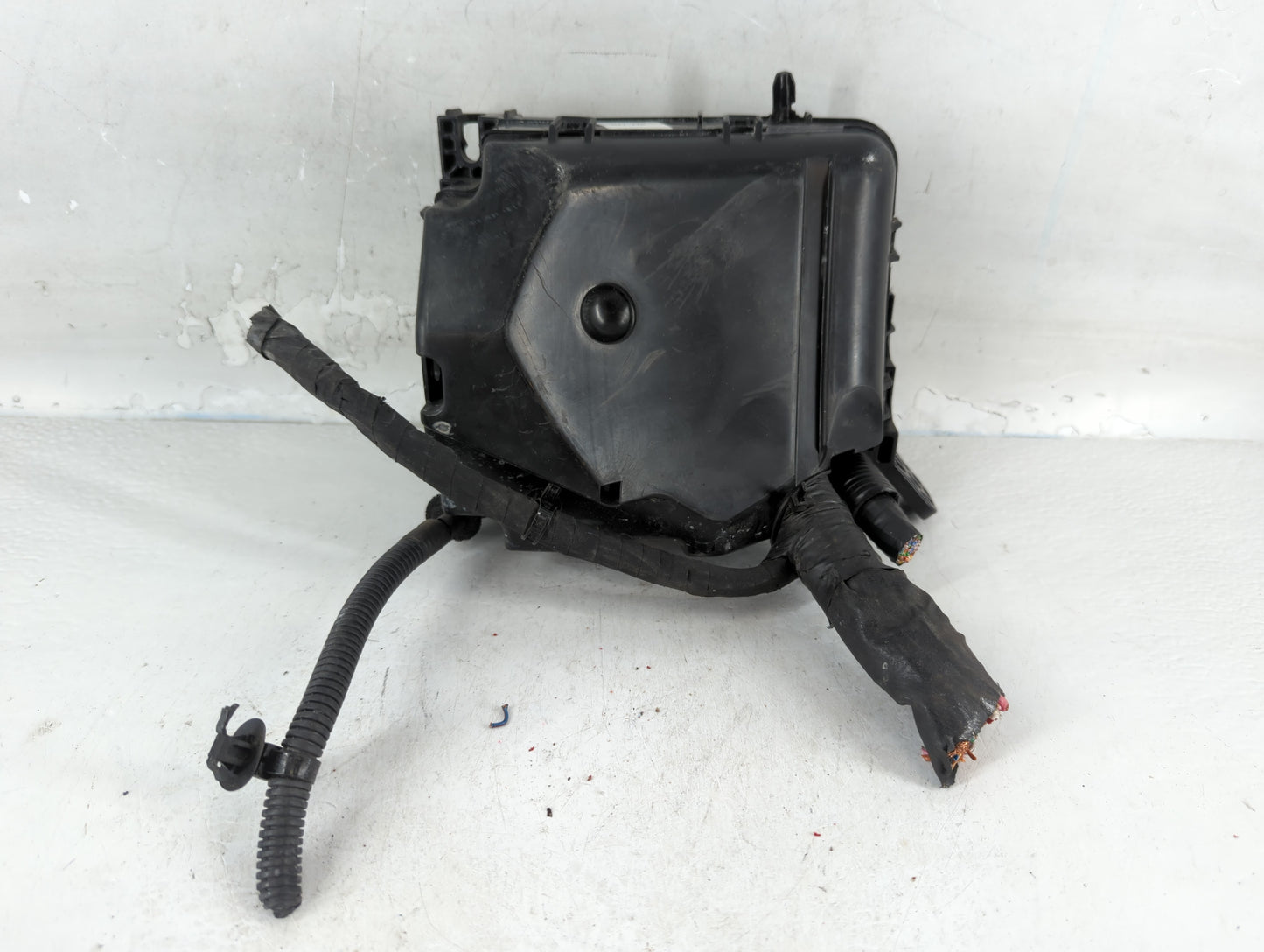 2016-2017 Hyundai Elantra Fusebox Fuse Box Panel Relay Module P/N:91248 A5240B Fits Fits 2016 2017 OEM Used Auto Parts - Oem