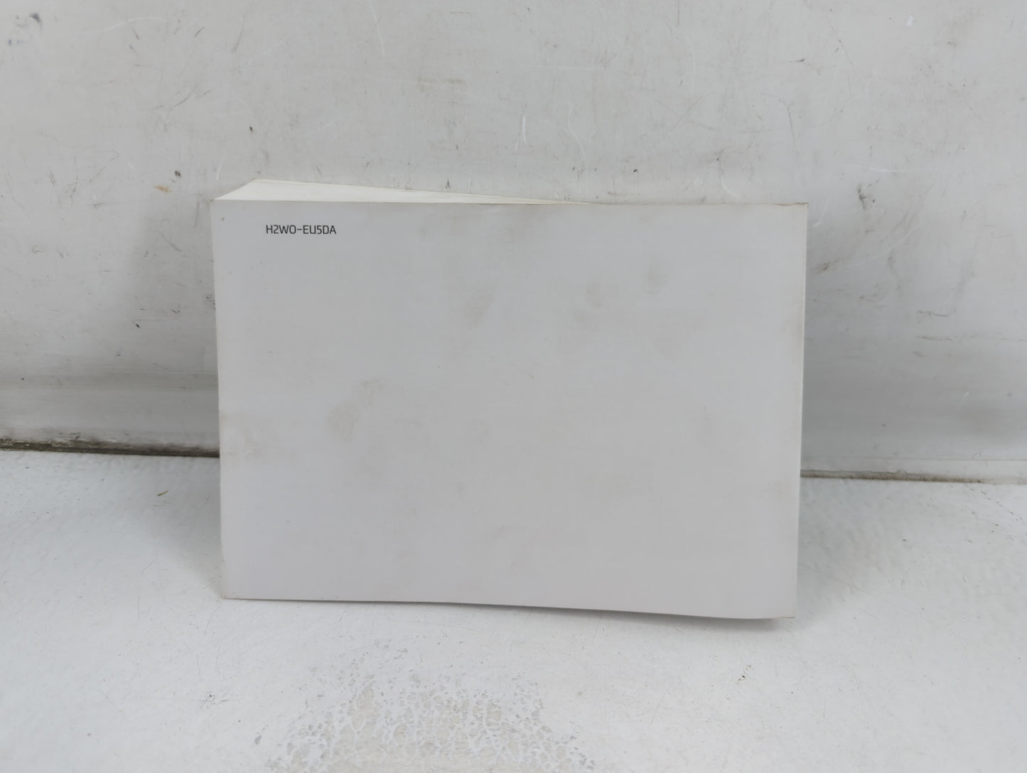 2017 Hyundai Santa Fe Owners Manual Book Guide P/N:H2W0-EU5DA OEM Used Auto Parts - Oemusedautoparts1.com