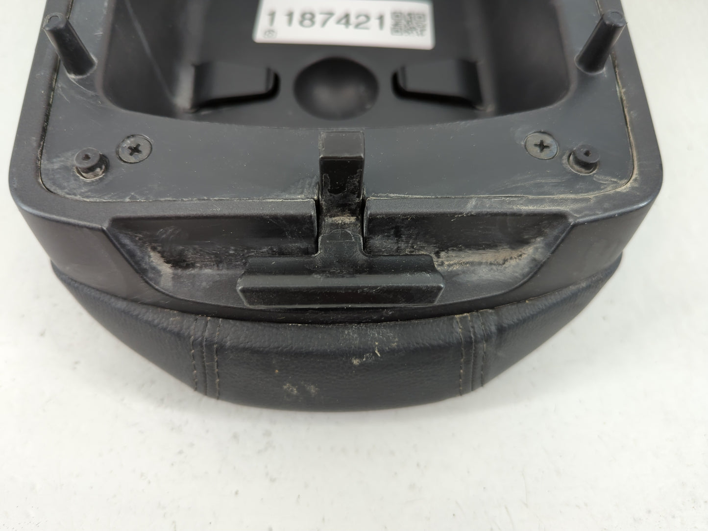2017-2018 Hyundai Santa Fe Center Console Armrest Cover Lid Fits Fits 2017 2018 OEM Used Auto Parts - Oemusedautoparts1.com
