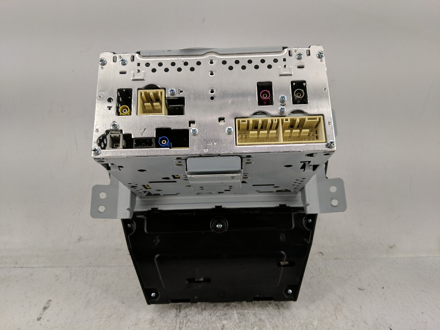 2017 Hyundai Santa Fe Radio AM FM Cd Player Receiver Replacement P/N:8T0 919 611 L Fits OEM Used Auto Parts - Oemusedautopar