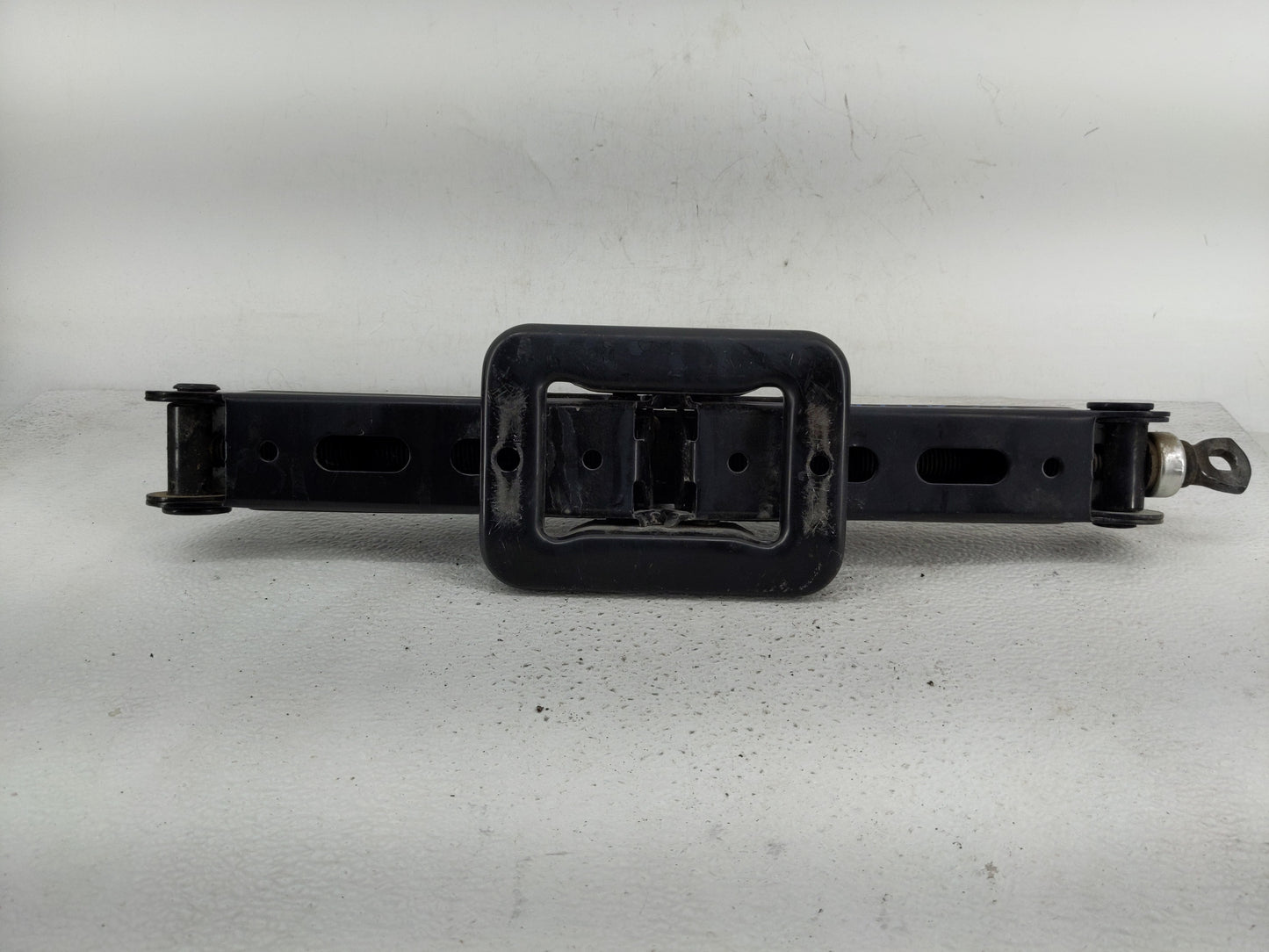 2017 Hyundai Santa Fe Spare Scissor Car Jack 1241638 - Oemusedautoparts1.com