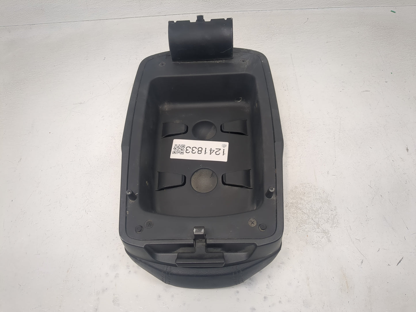 2017 Hyundai Santa Fe Center Console Armrest Cover Lid Fits OEM Used Auto Parts - Oemusedautoparts1.com