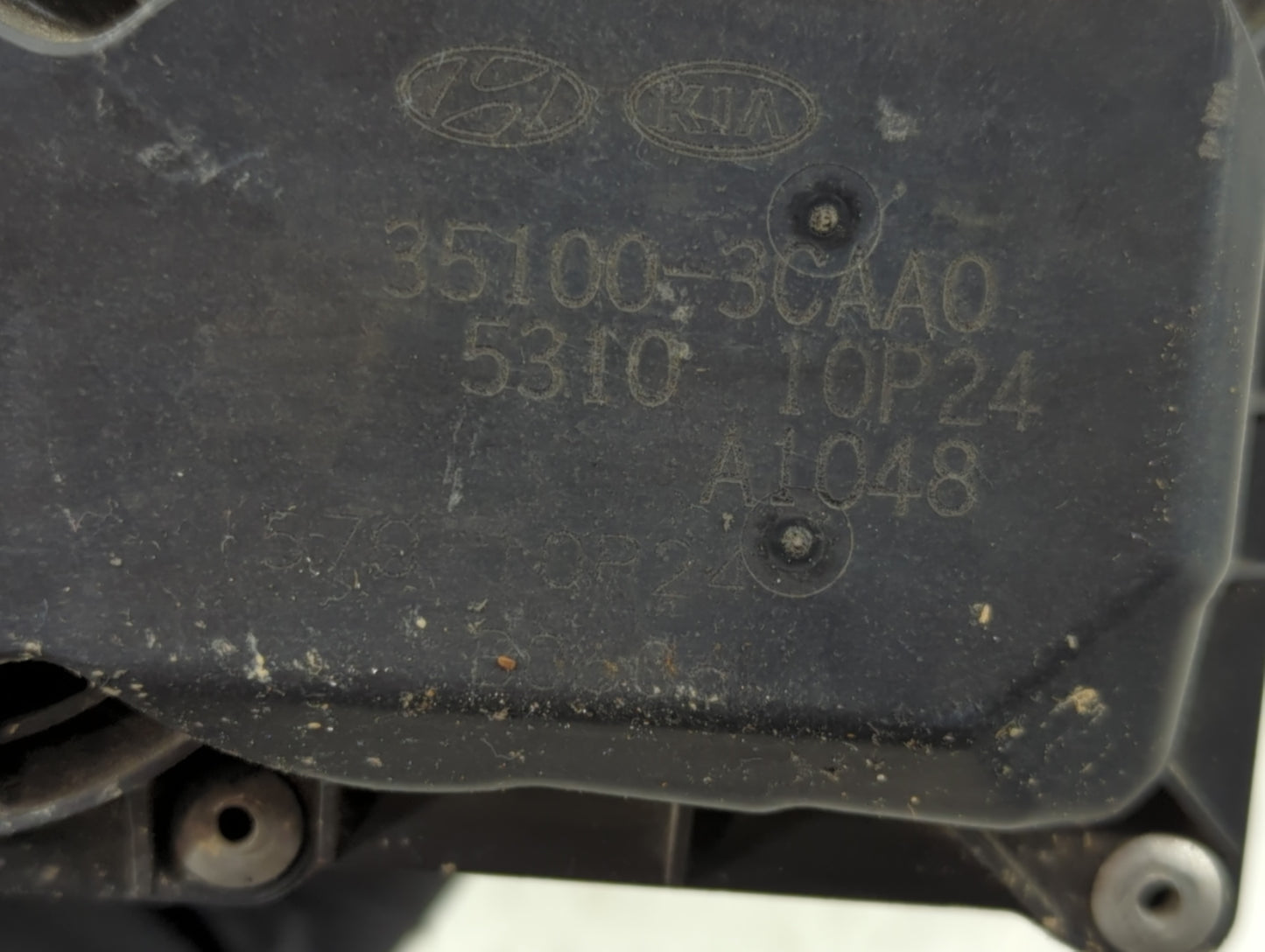 2013-2018 Hyundai Santa Fe Throttle Body P/N:35100-3CAA0 Fits Fits 2012 2013 2014 2015 2016 2017 2018 OEM Used Auto Parts -