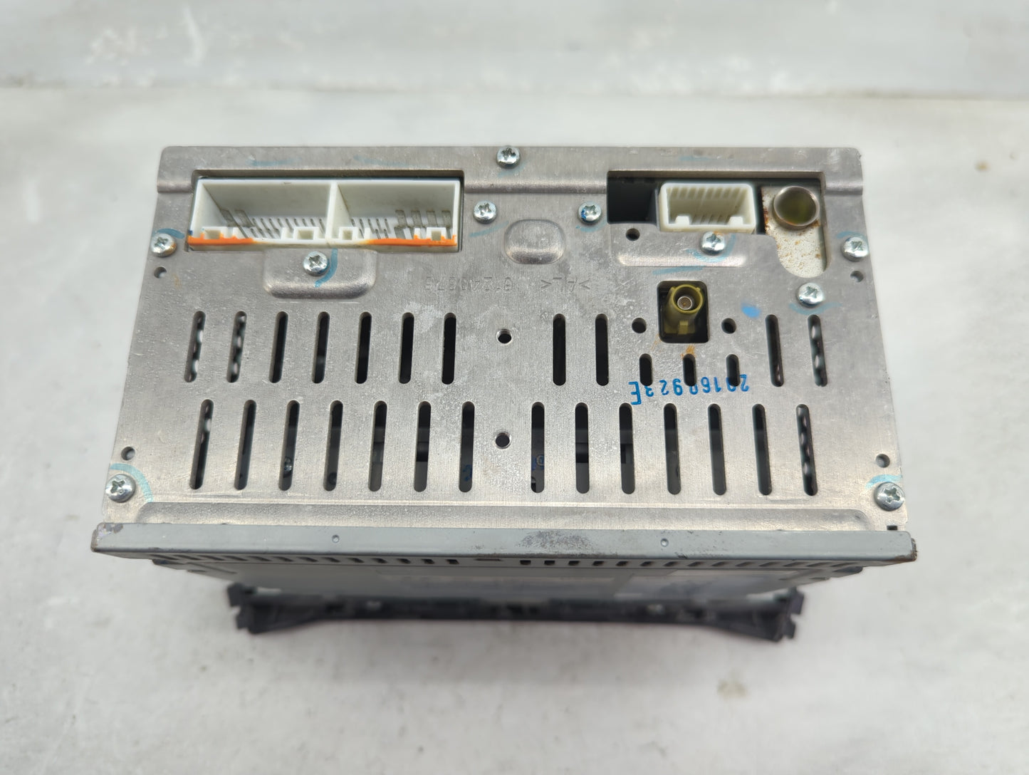 2017-2018 Hyundai Santa Fe Radio AM FM Cd Player Receiver Replacement P/N:96180-4Z6004X Fits Fits 2017 2018 OEM Used Auto Pa