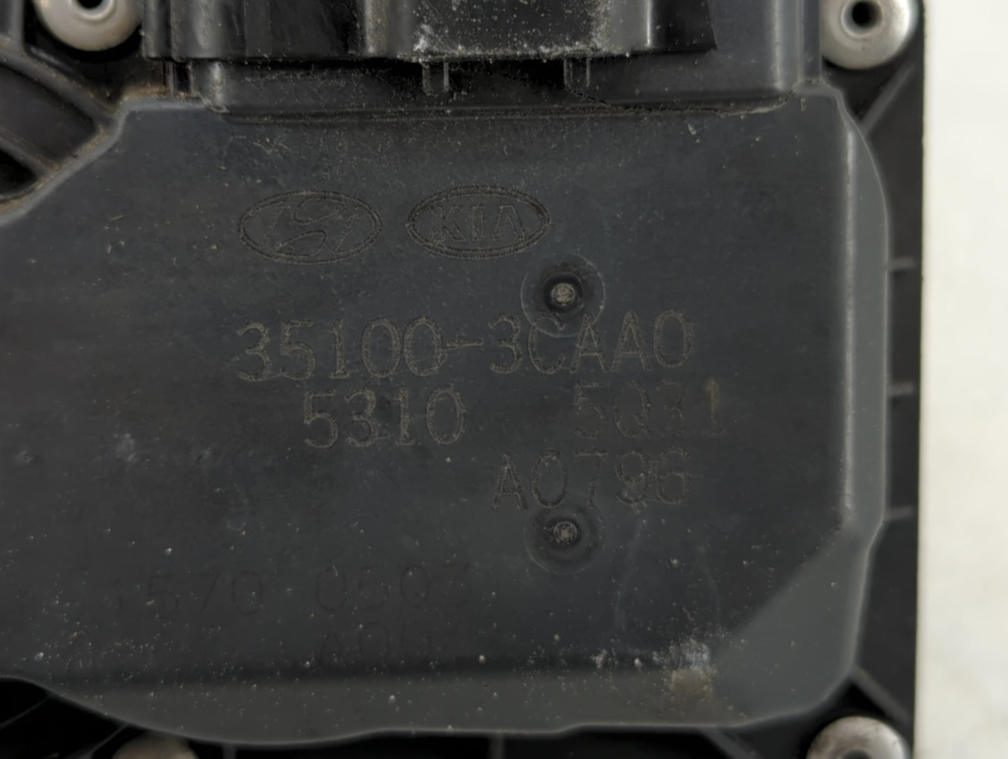 2013-2018 Hyundai Santa Fe Throttle Body P/N:35100-3CAA0 Fits Fits 2012 2013 2014 2015 2016 2017 2018 OEM Used Auto Parts -