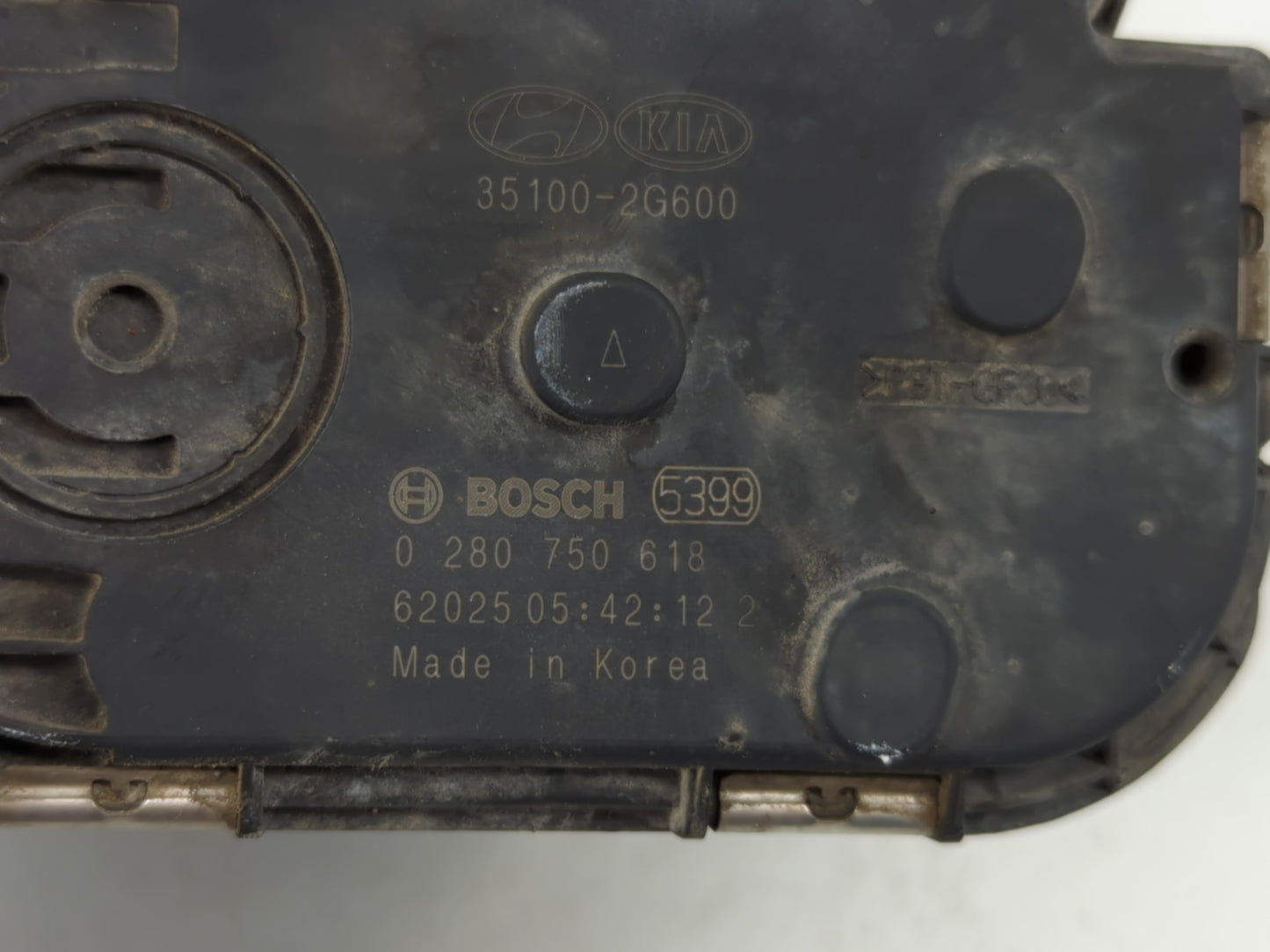 2015-2019 Hyundai Sonata Throttle Body P/N:35100-2G600 Fits Fits 2015 2016 2017 2018 2019 2020 2021 OEM Used Auto Parts - Oe