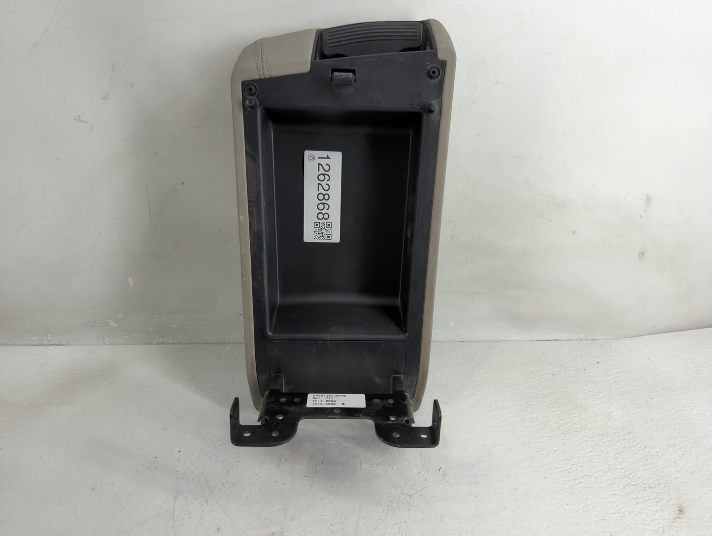2017 Hyundai Sonata Center Console Armrest Cover Lid Fits OEM Used Auto Parts - Oemusedautoparts1.com