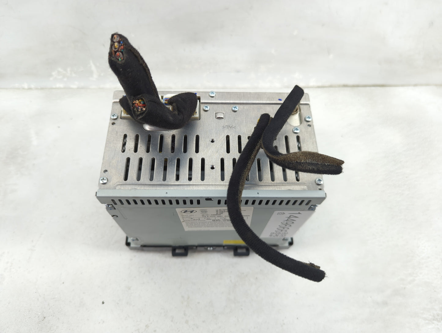 2016-2017 Hyundai Sonata Radio AM FM Cd Player Receiver Replacement P/N:96170-C20504X Fits Fits 2016 2017 OEM Used Auto Part