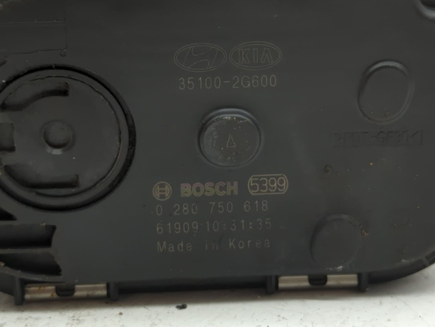 2015-2019 Hyundai Sonata Throttle Body P/N:35100-2G600 Fits Fits 2015 2016 2017 2018 2019 OEM Used Auto Parts - Oemusedautop
