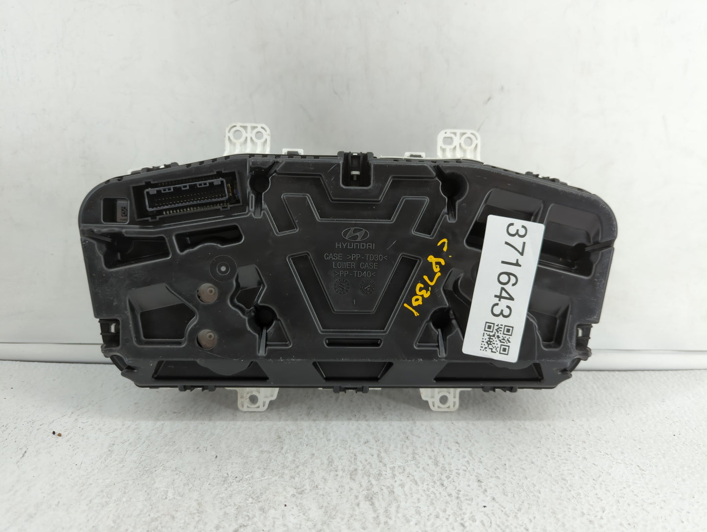 2016-2017 Hyundai Sonata Instrument Cluster Speedometer Gauges P/N:94001-C2200 94001-C2201 Fits Fits 2016 2017 OEM Used Auto