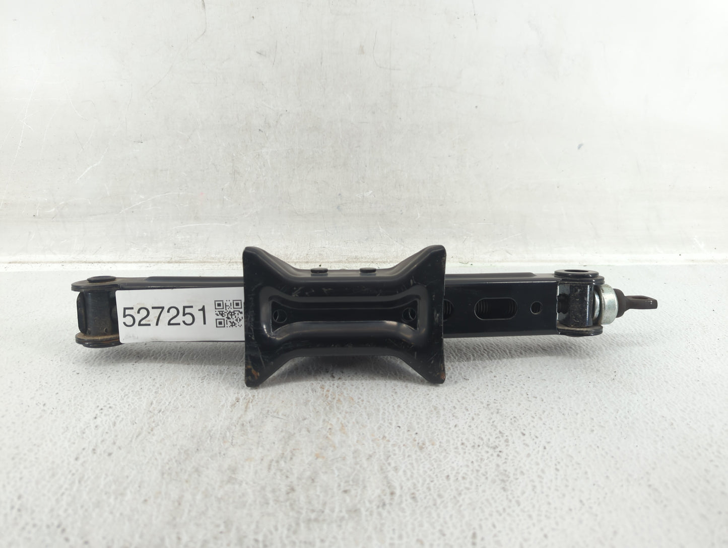 2017 Hyundai Sonata Spare Scissor Car Jack 527251 - Oemusedautoparts1.com