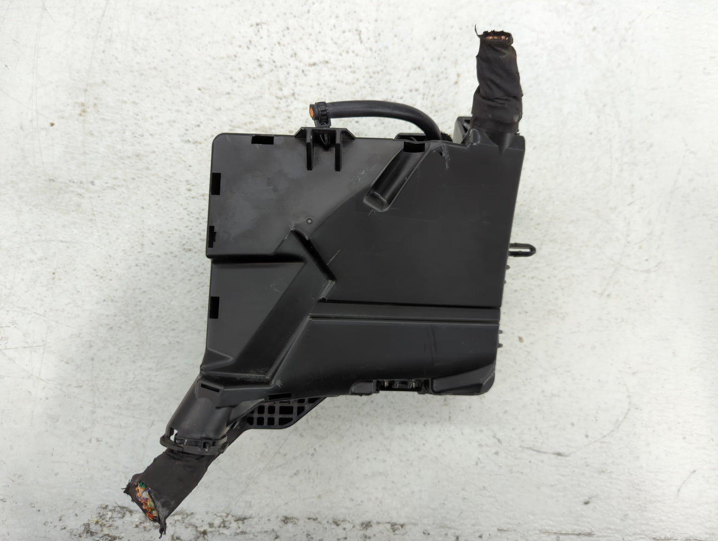 2016-2017 Hyundai Sonata Fusebox Fuse Box Panel Relay Module P/N:VS91277C2570LC Fits Fits 2016 2017 OEM Used Auto Parts - Oe
