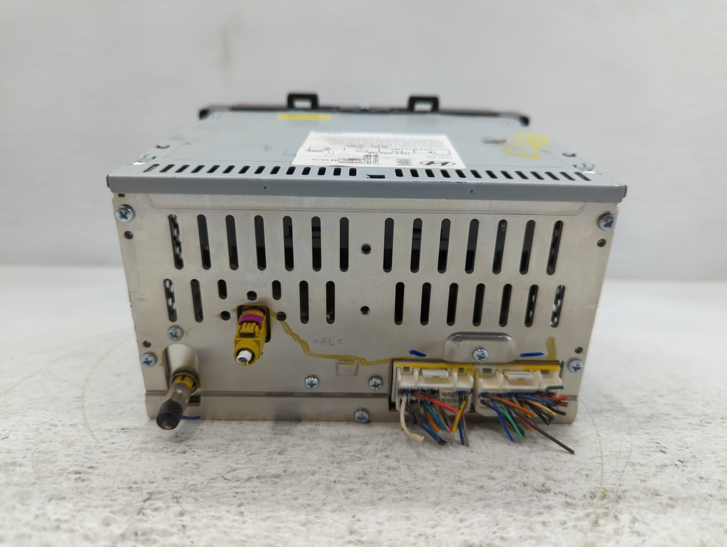 2016-2017 Hyundai Sonata Am Fm Cd Player Radio Receiver - Oemusedautoparts1.com