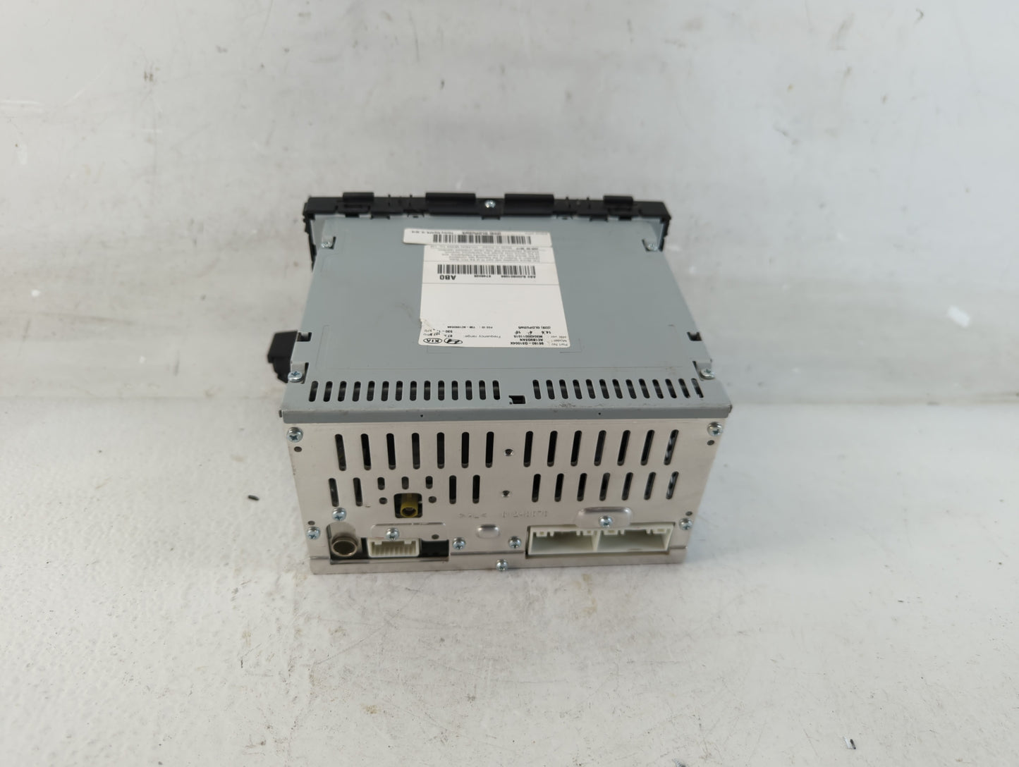 2016-2017 Hyundai Tucson Radio AM FM Cd Player Receiver Replacement P/N:96180-D31004X Fits Fits 2016 2017 OEM Used Auto Part