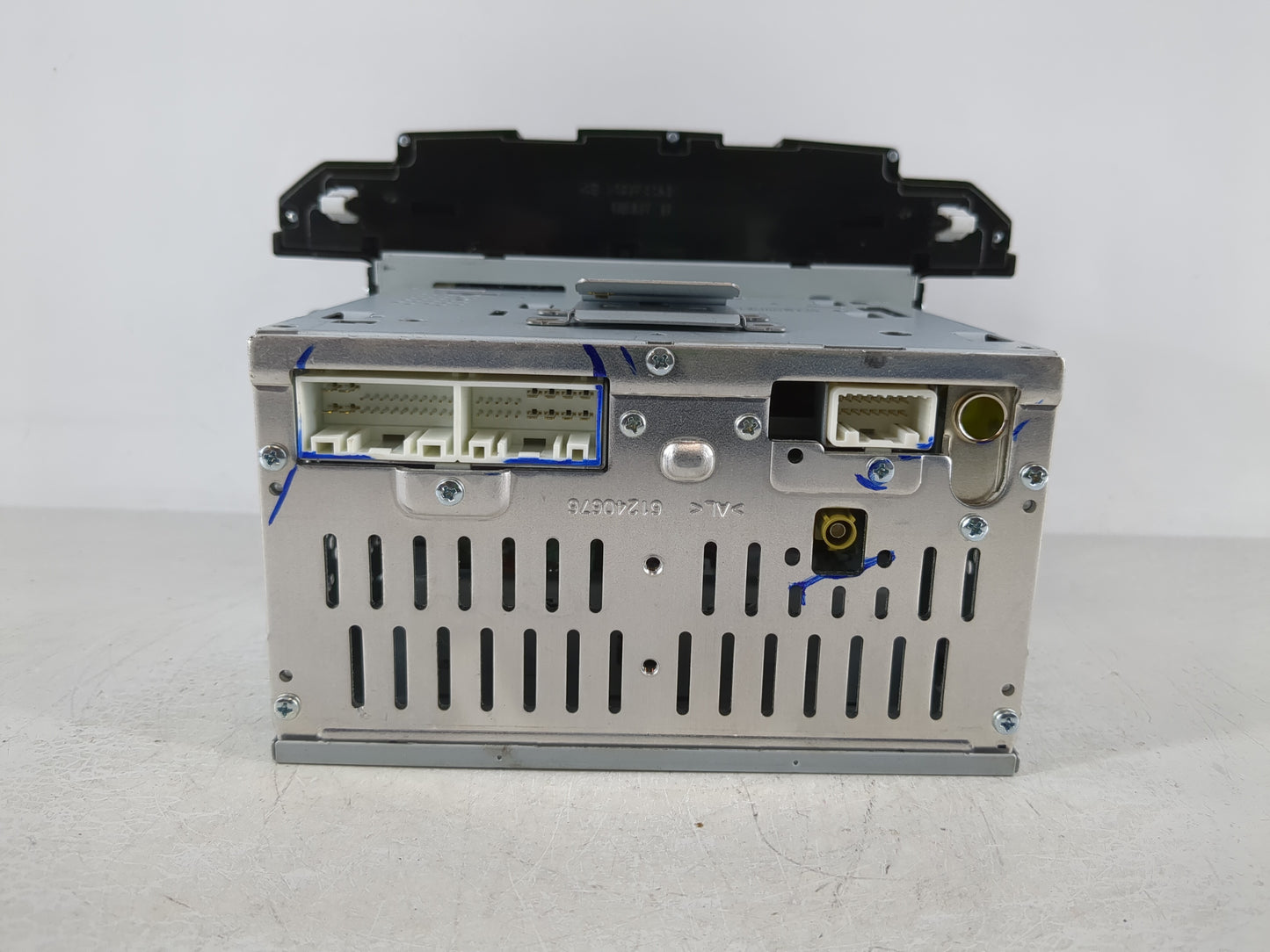 2016-2018 Hyundai Tucson Radio AM FM Cd Player Receiver Replacement P/N:96180-D31004X Fits Fits 2016 2017 2018 OEM Used Auto