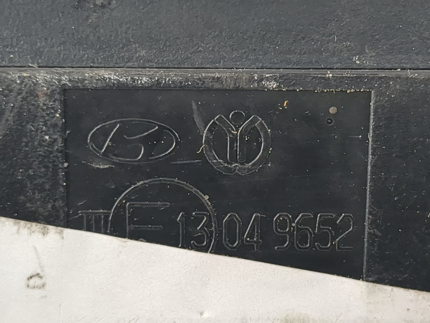 2016-2018 Hyundai Tucson Driver Left Side View Manual Door Mirror - Oemusedautoparts1.com