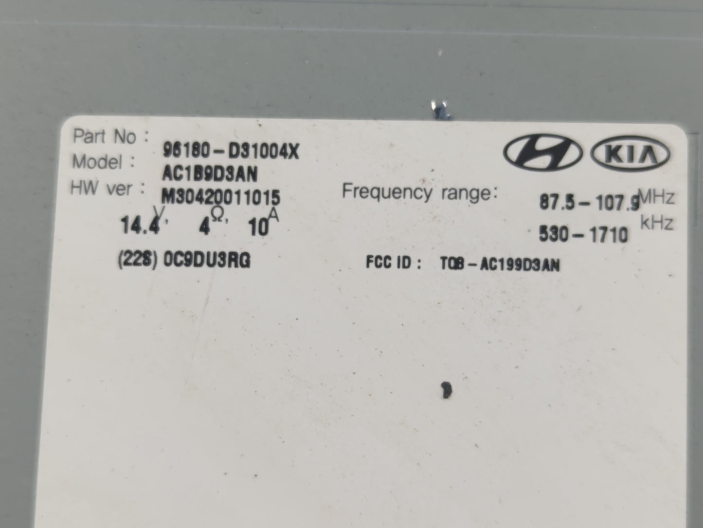 2016-2017 Hyundai Tucson Radio AM FM Cd Player Receiver Replacement P/N:96180-D31004X Fits Fits 2016 2017 OEM Used Auto Part