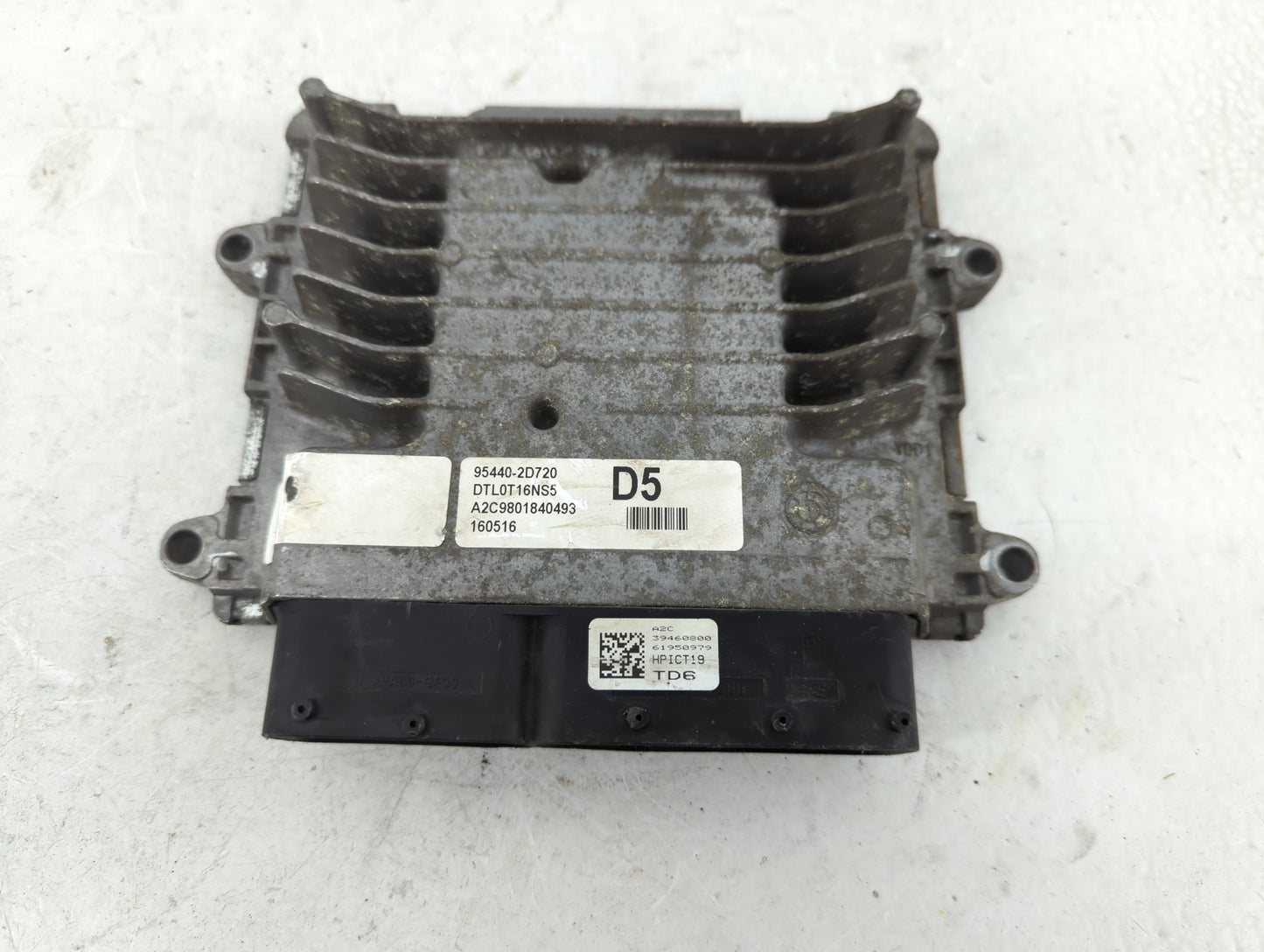 2016-2018 Hyundai Tucson PCM Engine Control Computer ECU ECM PCU OEM P/N:95440-2D720 Fits Fits 2016 2017 2018 OEM Used Auto