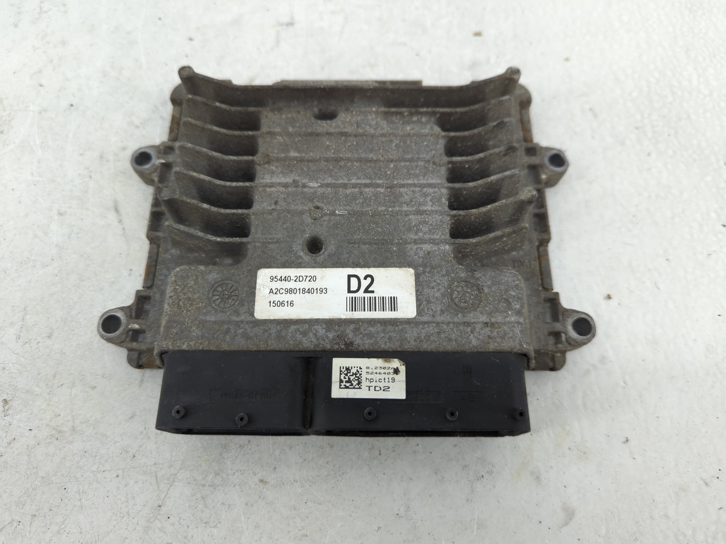 2016-2018 Hyundai Tucson PCM Engine Control Computer ECU ECM PCU OEM P/N:95440-2D720 Fits Fits 2016 2017 2018 OEM Used Auto
