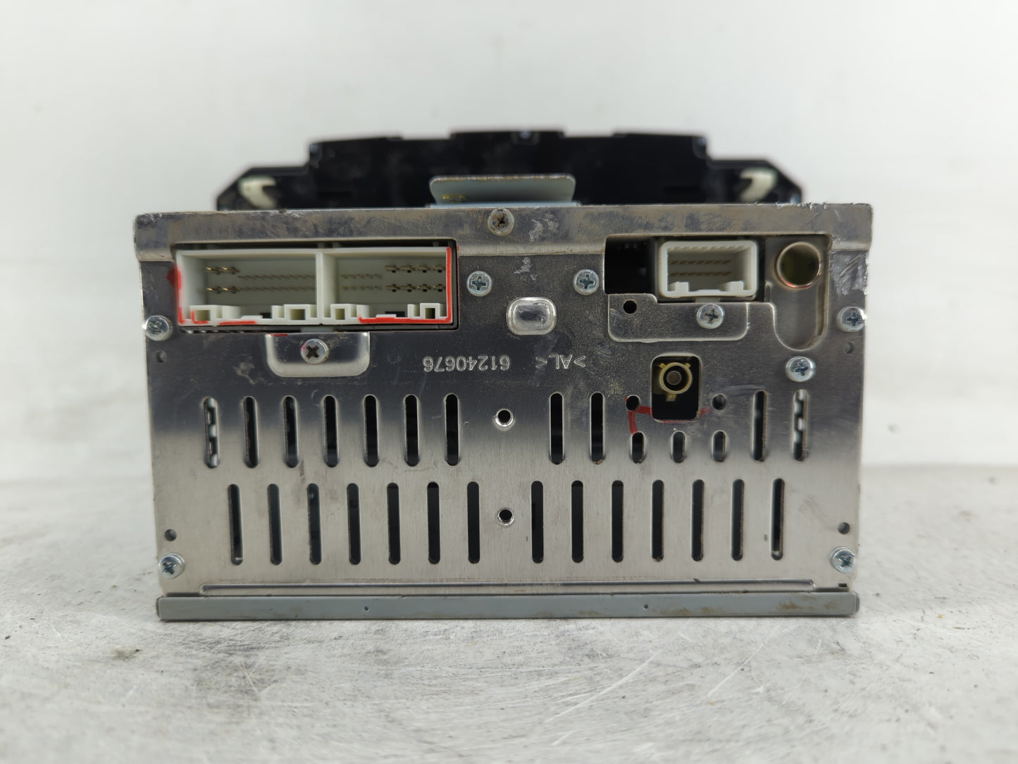 2016-2017 Hyundai Tucson Radio AM FM Cd Player Receiver Replacement P/N:96180-D30004X Fits Fits 2016 2017 OEM Used Auto Part