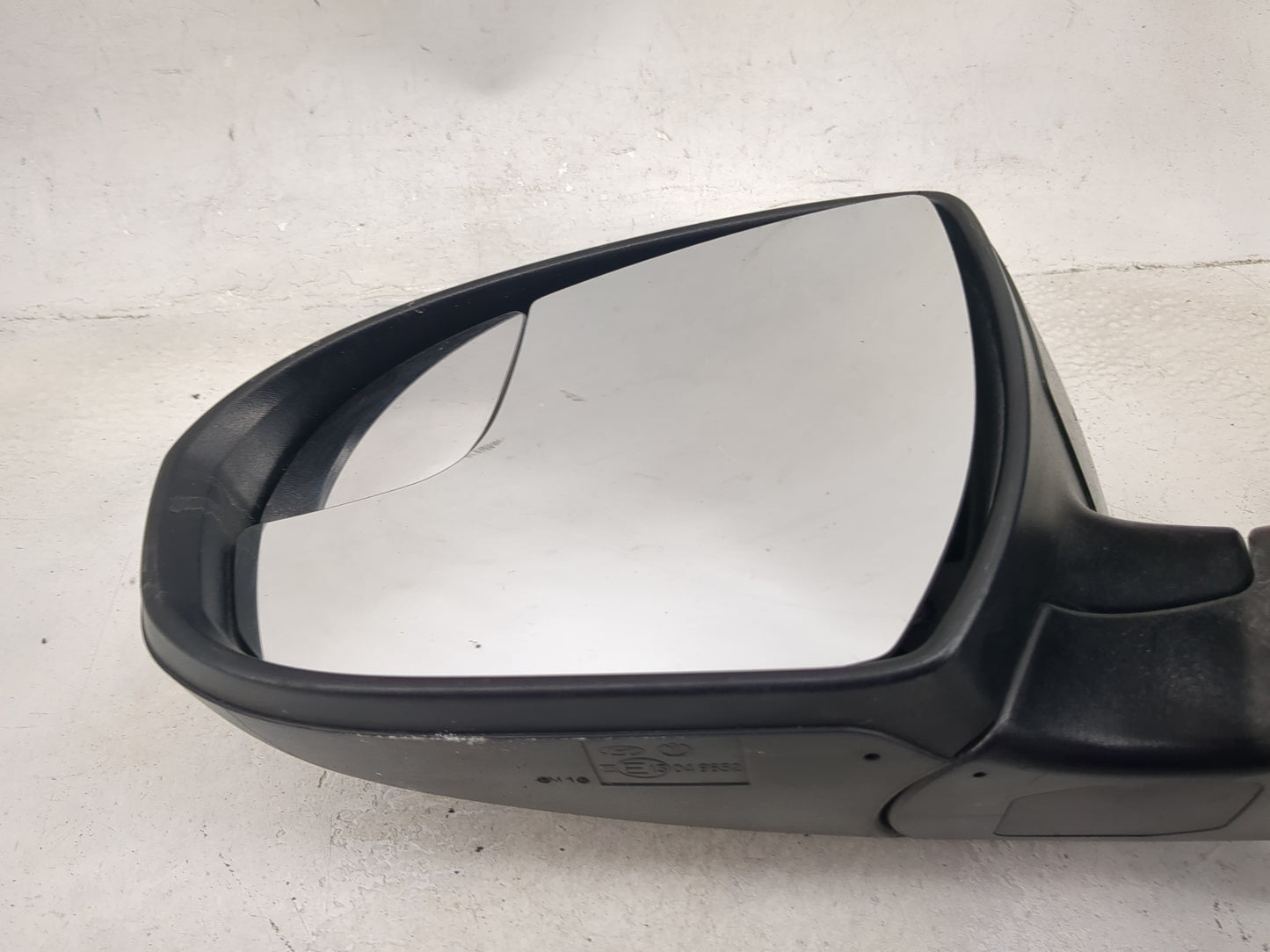 2016-2018 Hyundai Tucson Driver Side View Mirror - Left Door Mirror OEM Used - Oemusedautoparts1.com