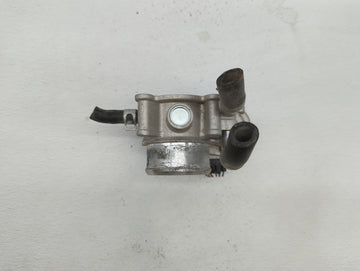 2016-2018 Hyundai Tucson Throttle Body P/N:35100-2B340 Fits Fits 2015 2016 2017 2018 2019 OEM Used Auto Parts