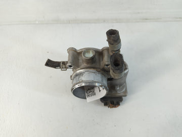 2016-2018 Hyundai Tucson Throttle Body P/N:35100-2B340 Fits Fits 2015 2016 2017 2018 2019 2020 2021 2022 OEM Used Auto Parts