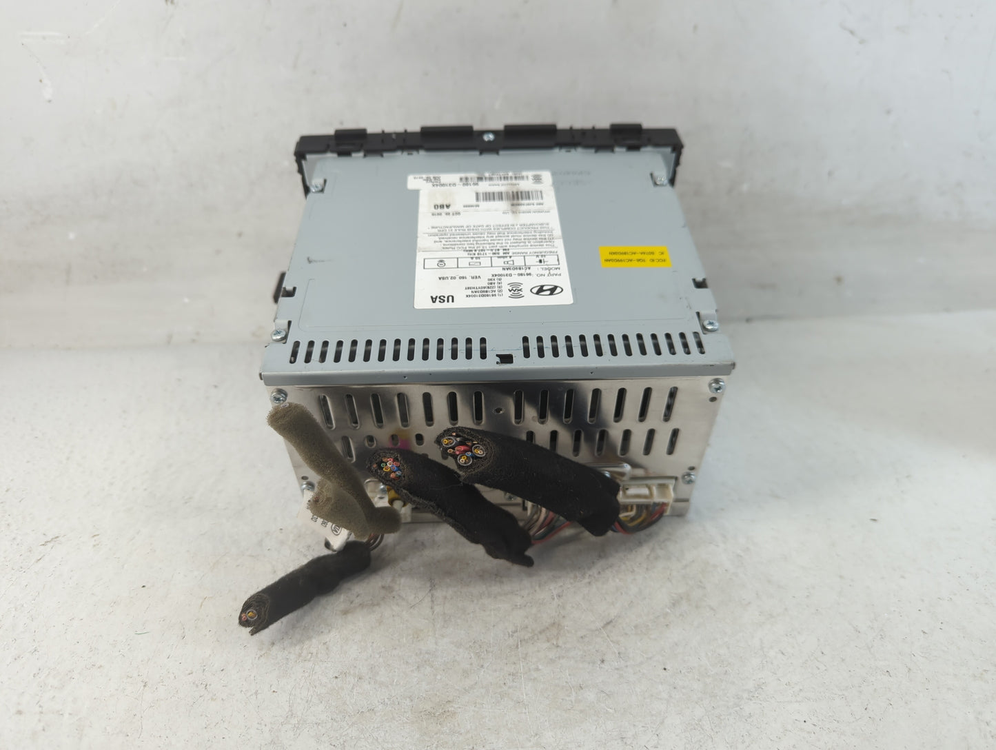 2016-2018 Hyundai Tucson Radio AM FM Cd Player Receiver Replacement P/N:96180-D31004X Fits Fits 2016 2017 2018 OEM Used Auto