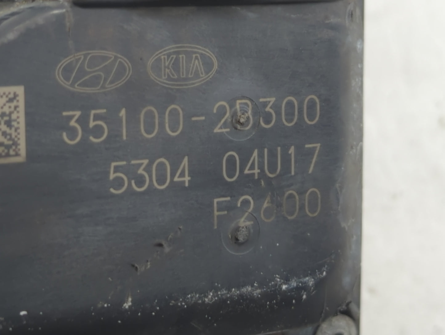 2012-2017 Hyundai Veloster Throttle Body P/N:5304 04U17 35100-2B300 Fits Fits 2012 2013 2014 2015 2016 2017 2018 2019 OEM Us